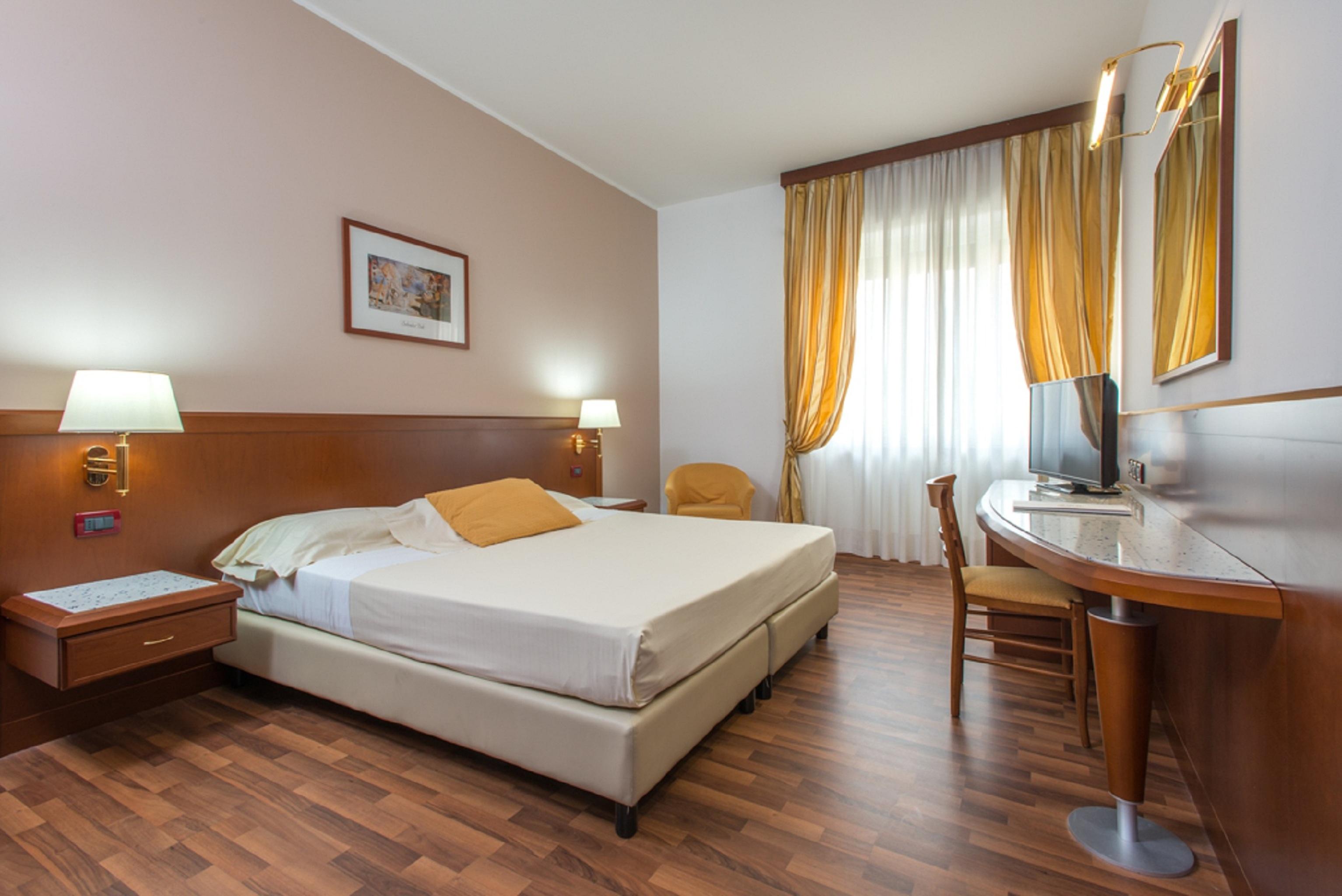 Hotel Europa Rende Bagian luar foto