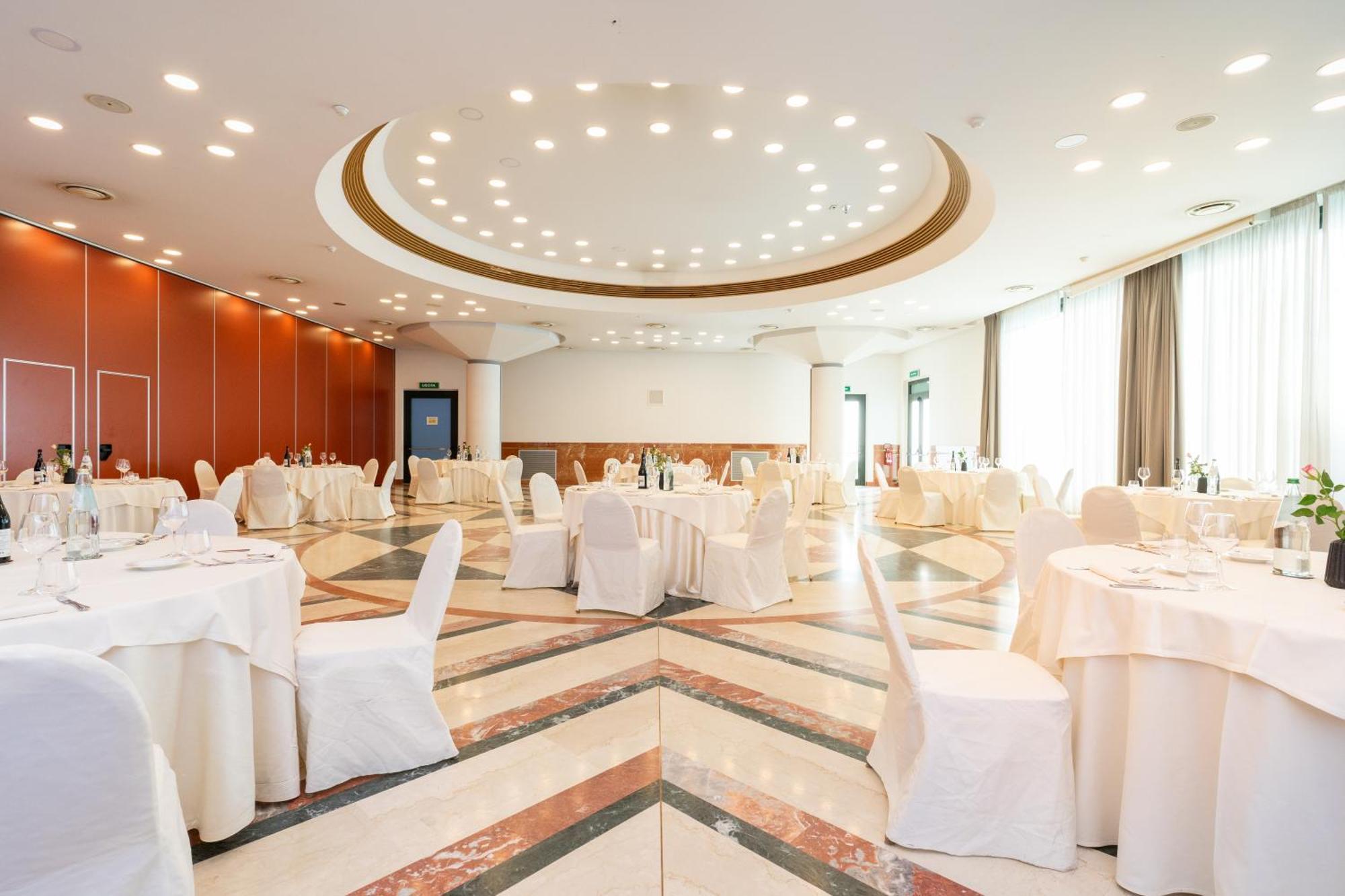 Hotel Europa Rende Bagian luar foto