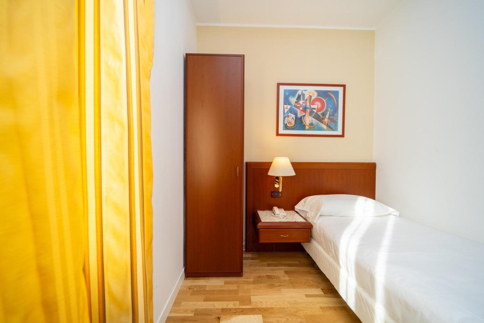 Hotel Europa Rende Bagian luar foto